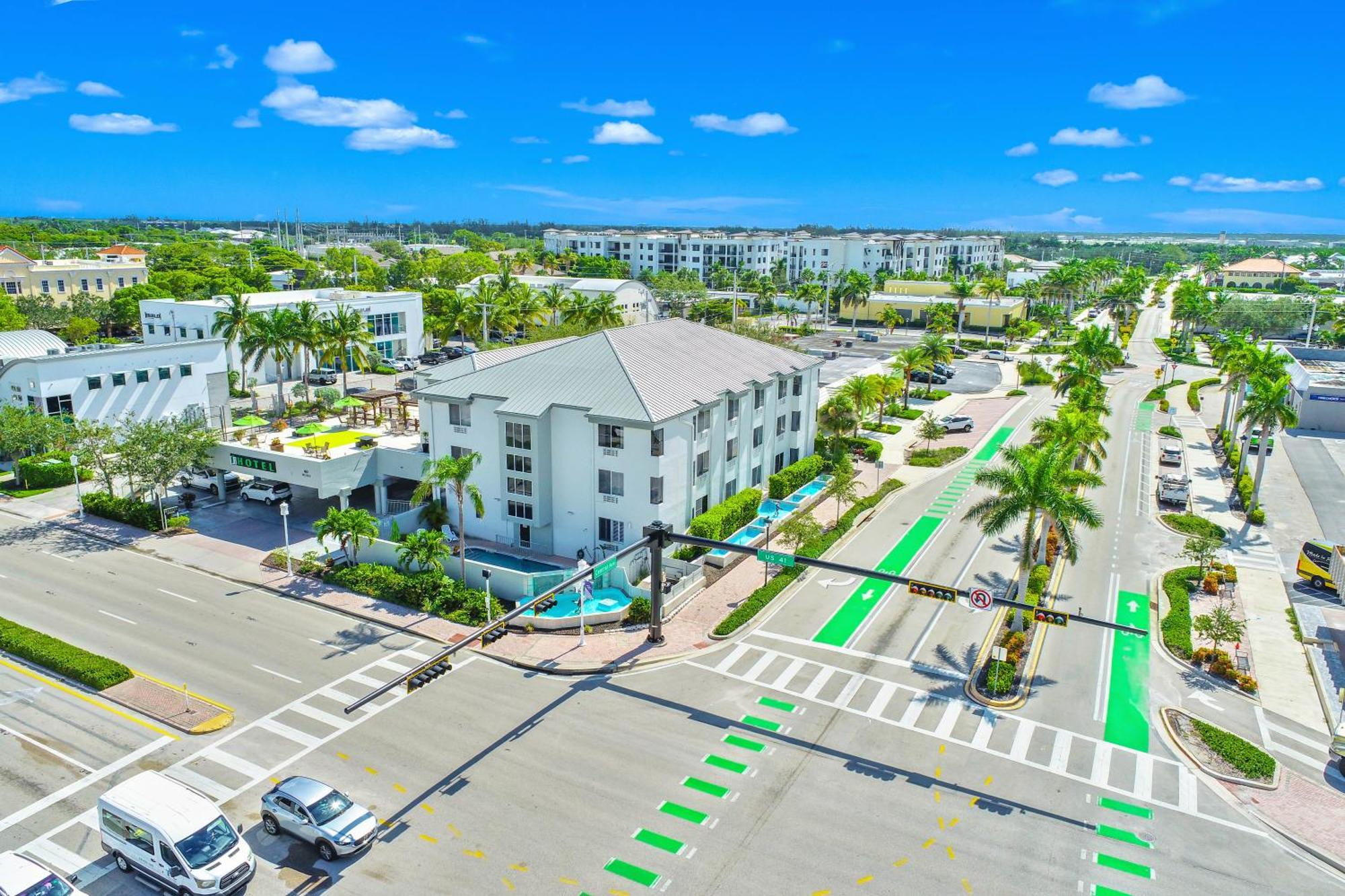 Naples Park Central Hotel Экстерьер фото