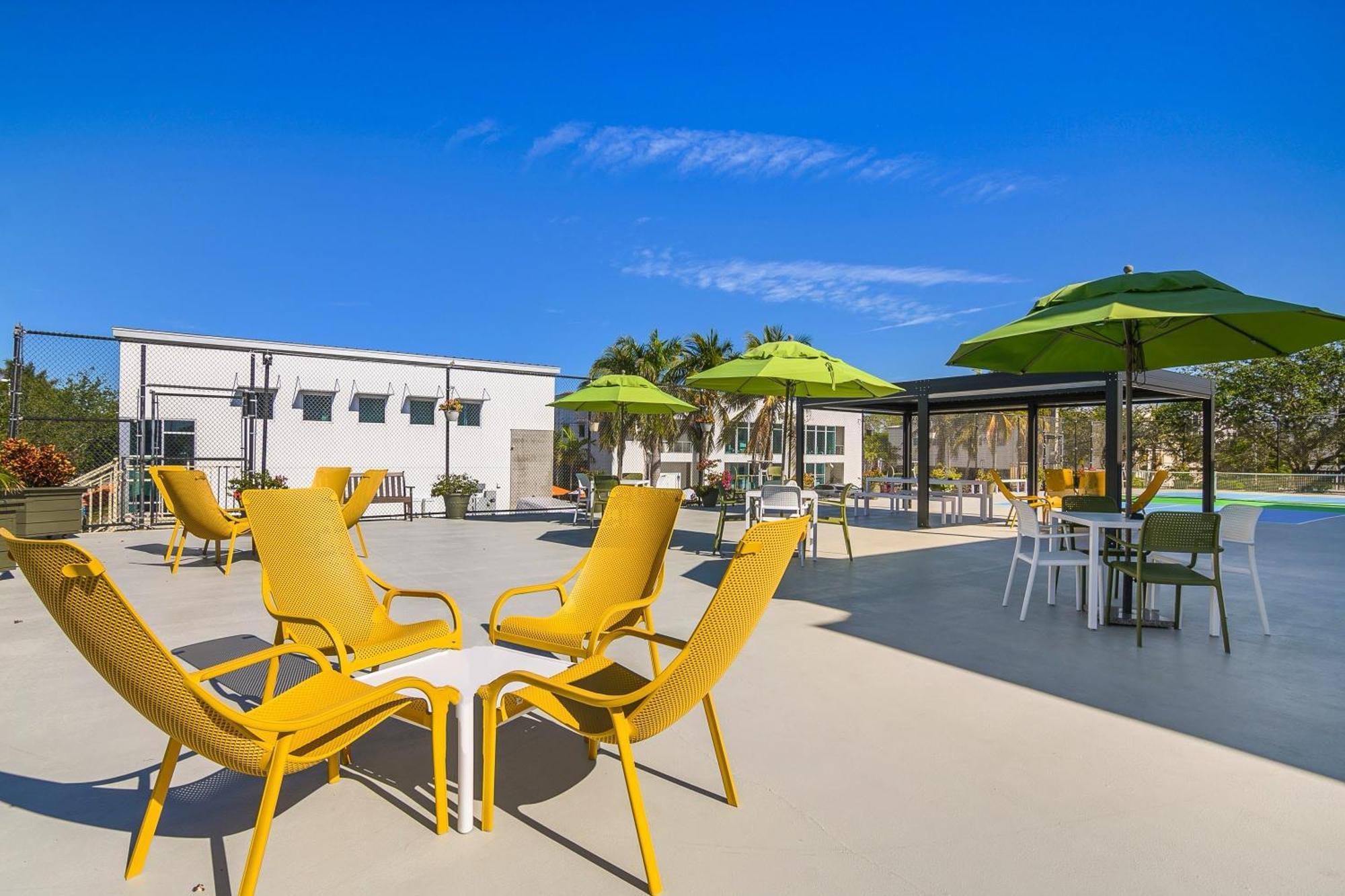Naples Park Central Hotel Экстерьер фото